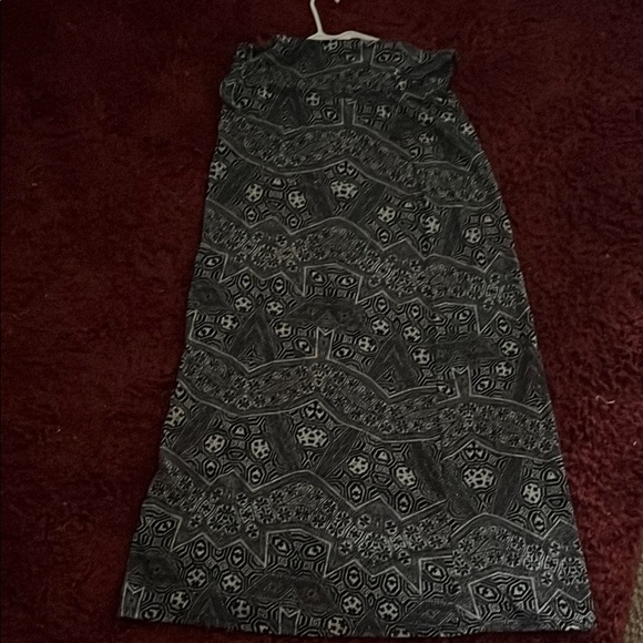 Black and White Patterned Skirt - Picture 1 of 11